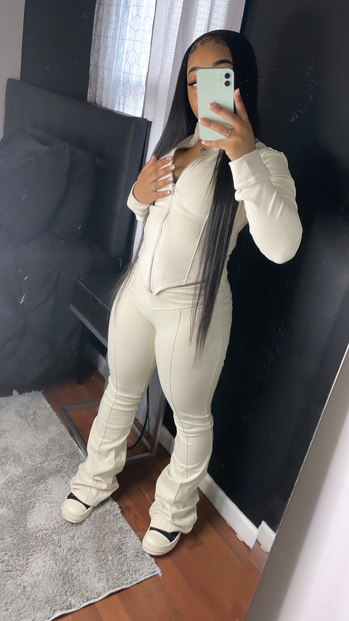 V cut jogger set
