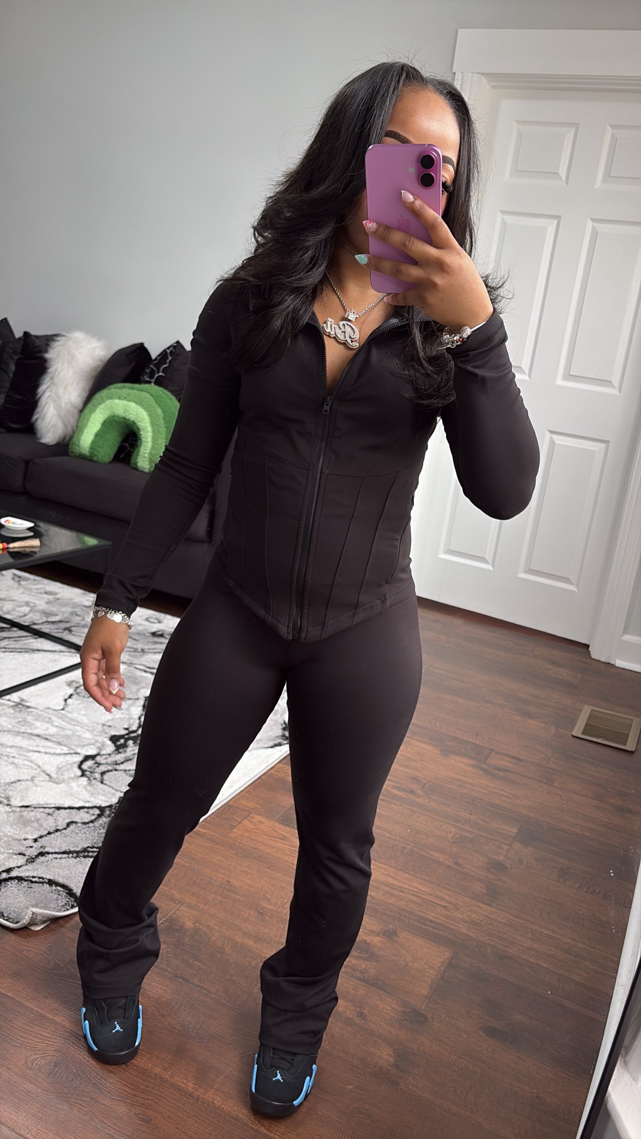 V cut 2pc
