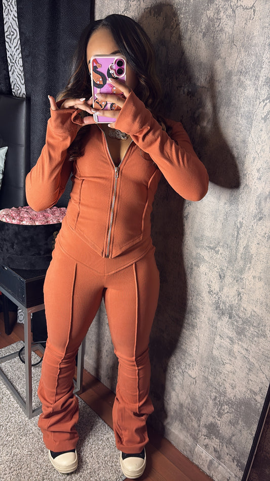V cut jogger set